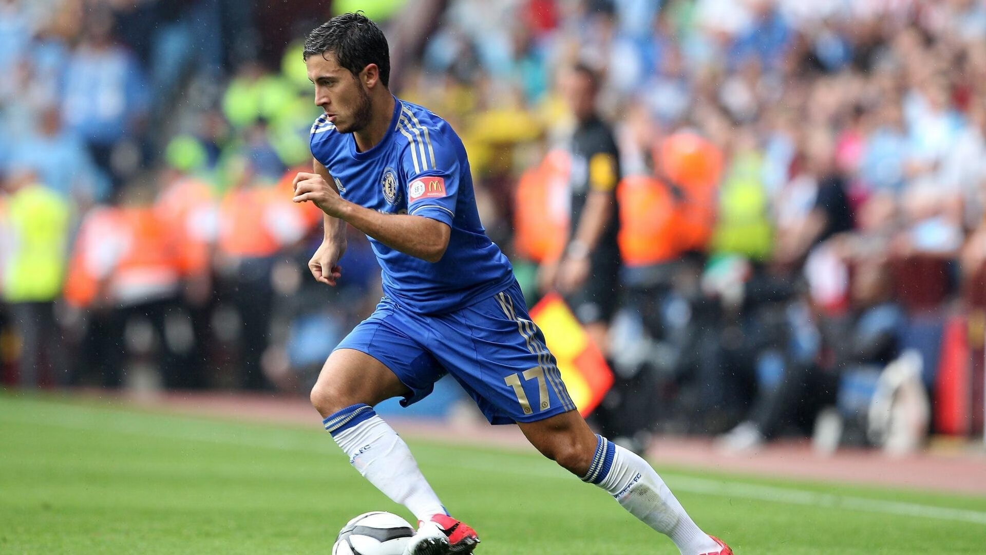 华体会hth备用地址最新-最受关注：王强表现抢眼，荣获本场最佳球员称号！，足球运动员王强